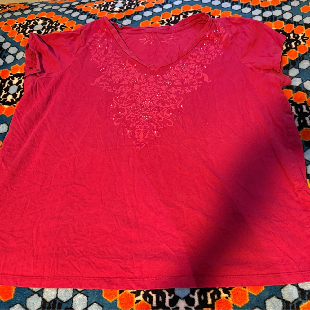 Avenue Women’s Fuchsia Pink V-Neck Cotton Short Sleeve Tee with embellishments